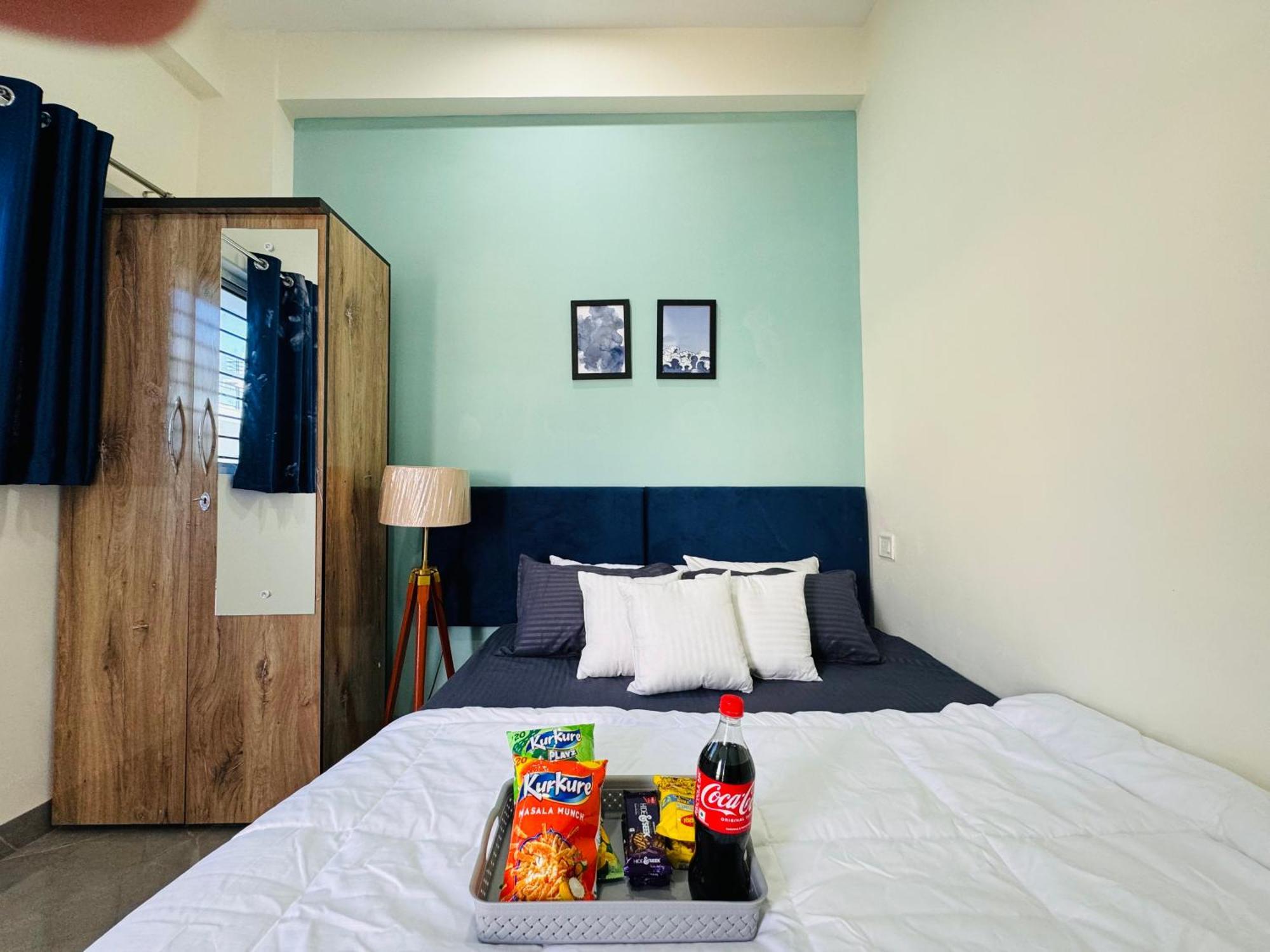 Escape 2bhk Near Bombay Hospital